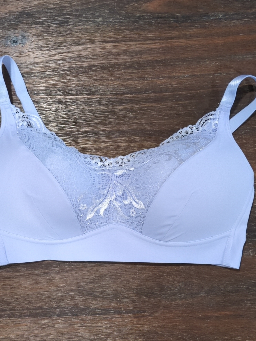 Rhonda Shear Lace-Front Wireless Bra in Light Lavender Medium NWOT